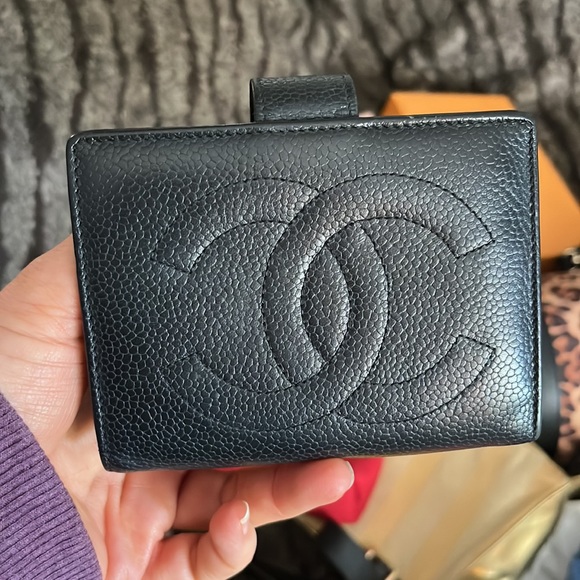 CHANEL Handbags - Chanel classic short kiss lock caviar wallet